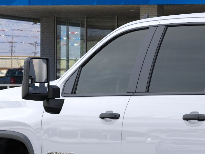 Chevrolet Silverado 2500 HD Vehicle Full-screen Gallery Image 12