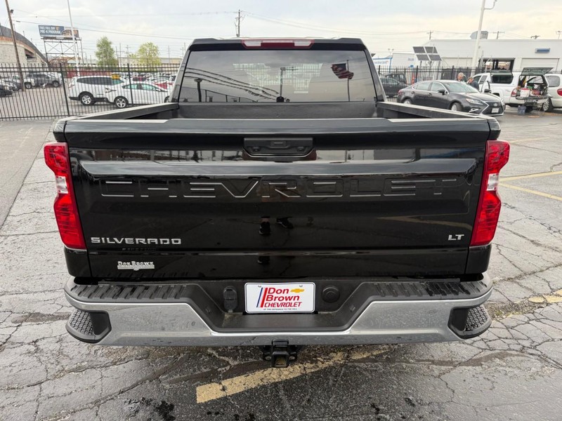 Chevrolet Silverado 1500 Vehicle Full-screen Gallery Image 11