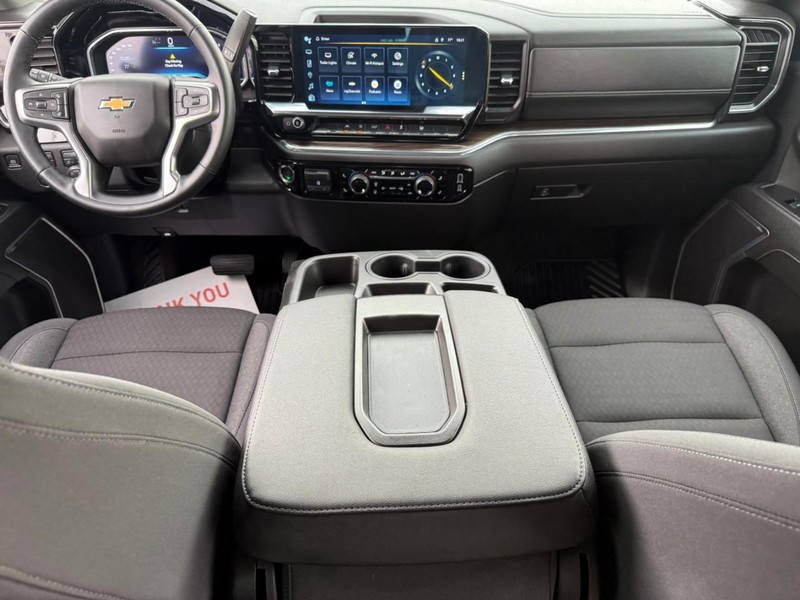 Chevrolet Silverado 1500 Vehicle Full-screen Gallery Image 17