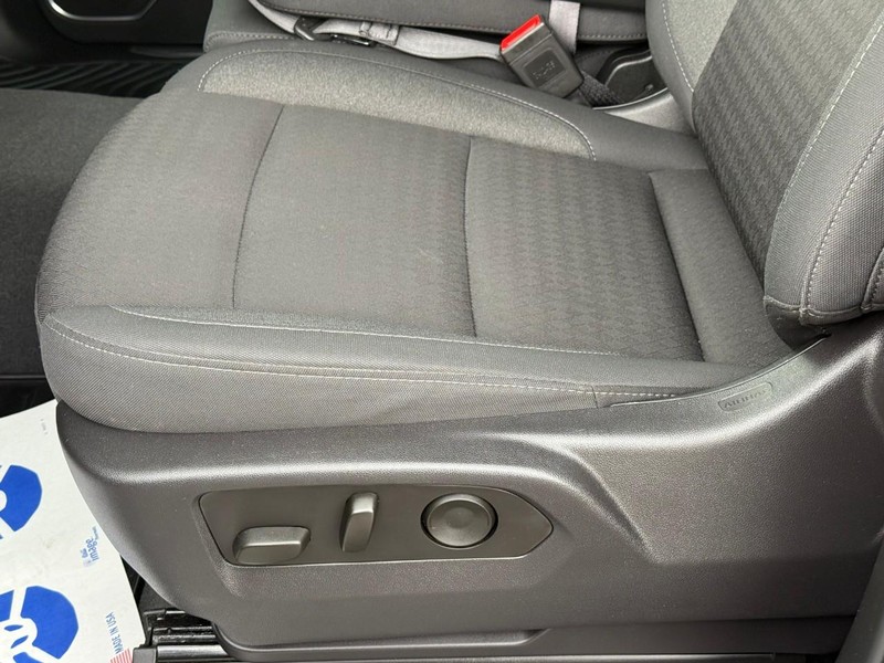 Chevrolet Silverado 1500 Vehicle Full-screen Gallery Image 22