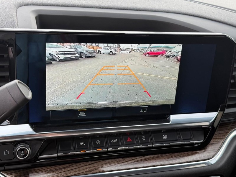 Chevrolet Silverado 1500 Vehicle Full-screen Gallery Image 28