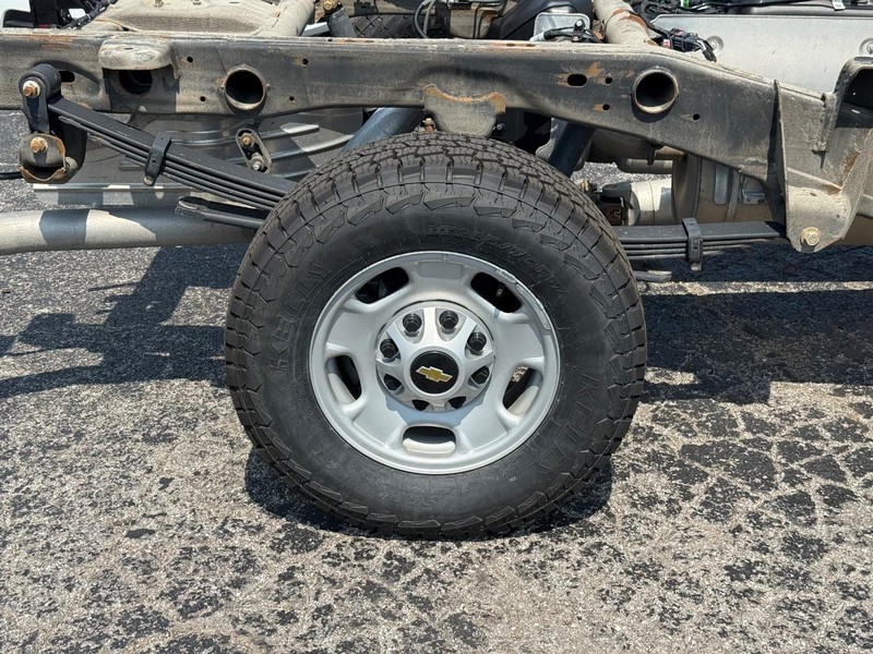 Chevrolet Silverado 2500HD Vehicle Full-screen Gallery Image 6