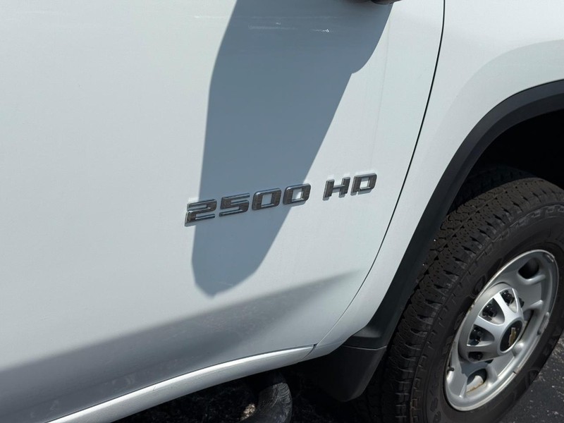 Chevrolet Silverado 2500HD Vehicle Full-screen Gallery Image 7