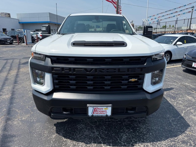 Chevrolet Silverado 2500HD Vehicle Full-screen Gallery Image 11