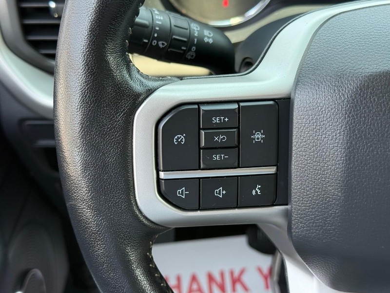 Ford Expedition Max Vehicle Full-screen Gallery Image 25