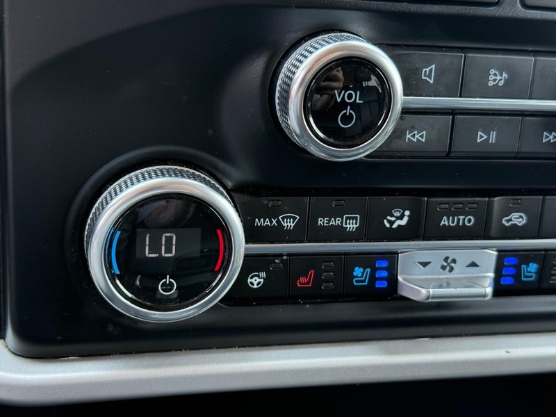 Ford Expedition Max Vehicle Full-screen Gallery Image 29