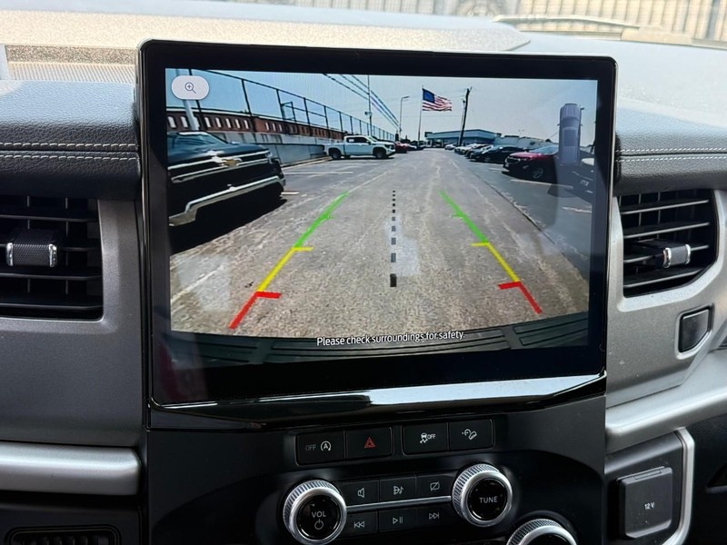 Ford Expedition Max Vehicle Full-screen Gallery Image 30