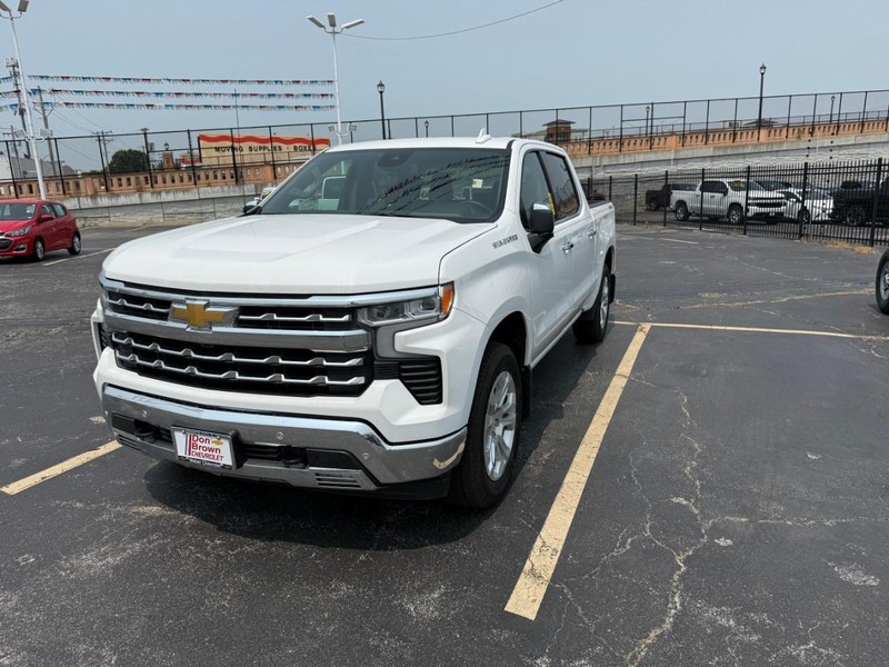 Chevrolet Silverado 1500 Vehicle Full-screen Gallery Image 6