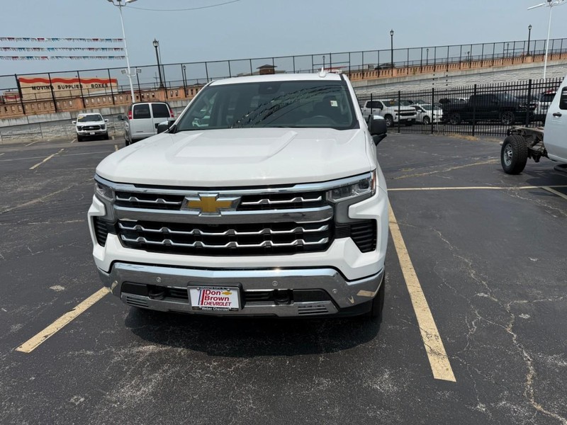 Chevrolet Silverado 1500 Vehicle Full-screen Gallery Image 8