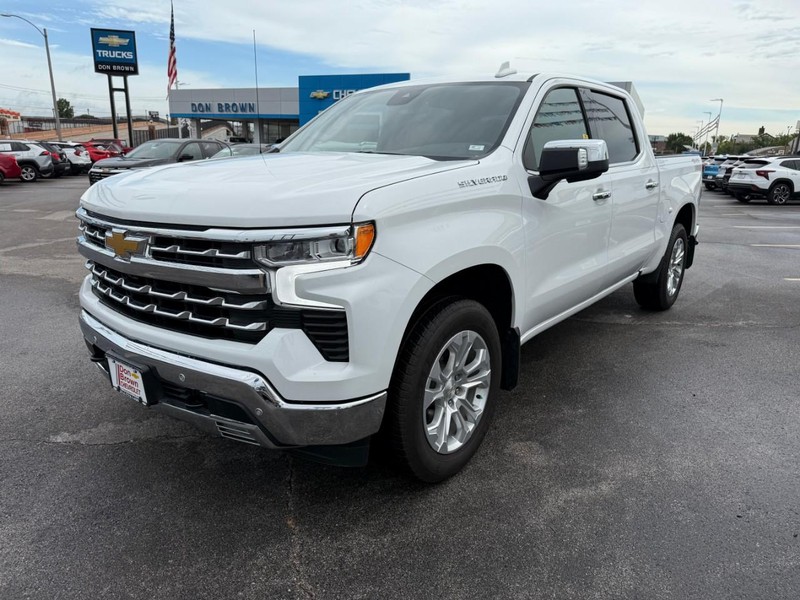 Chevrolet Silverado 1500 Vehicle Full-screen Gallery Image 11