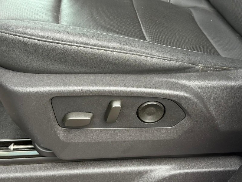 Chevrolet Silverado 1500 Vehicle Full-screen Gallery Image 20