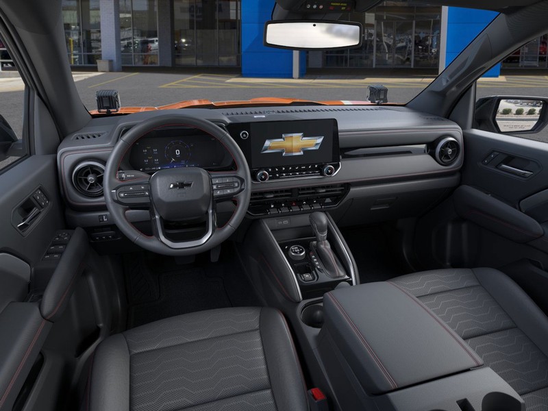 Chevrolet Colorado Vehicle Full-screen Gallery Image 15