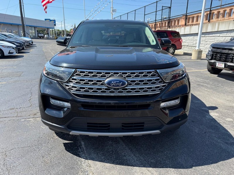 Ford Explorer Vehicle Full-screen Gallery Image 14