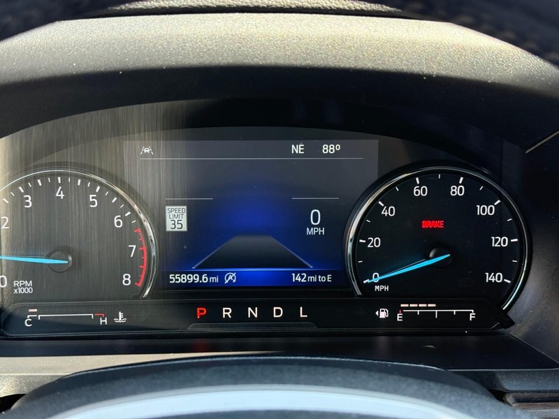 Ford Explorer Vehicle Full-screen Gallery Image 27