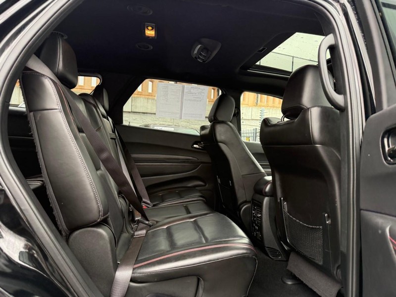 Dodge Durango Vehicle Full-screen Gallery Image 15