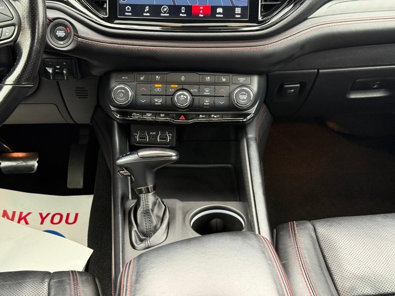 Dodge Durango Vehicle Full-screen Gallery Image 21