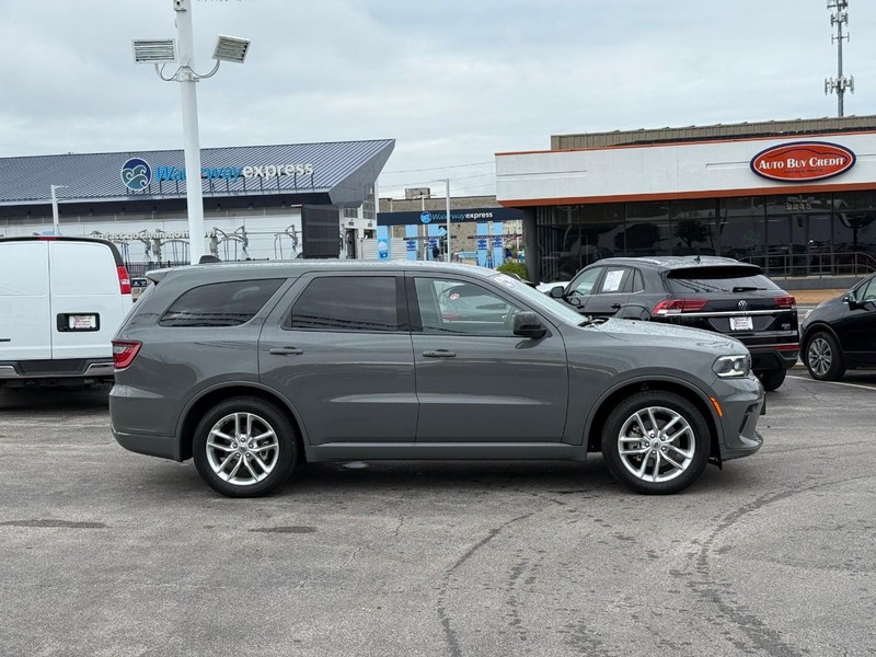 Dodge Durango Vehicle Full-screen Gallery Image 3