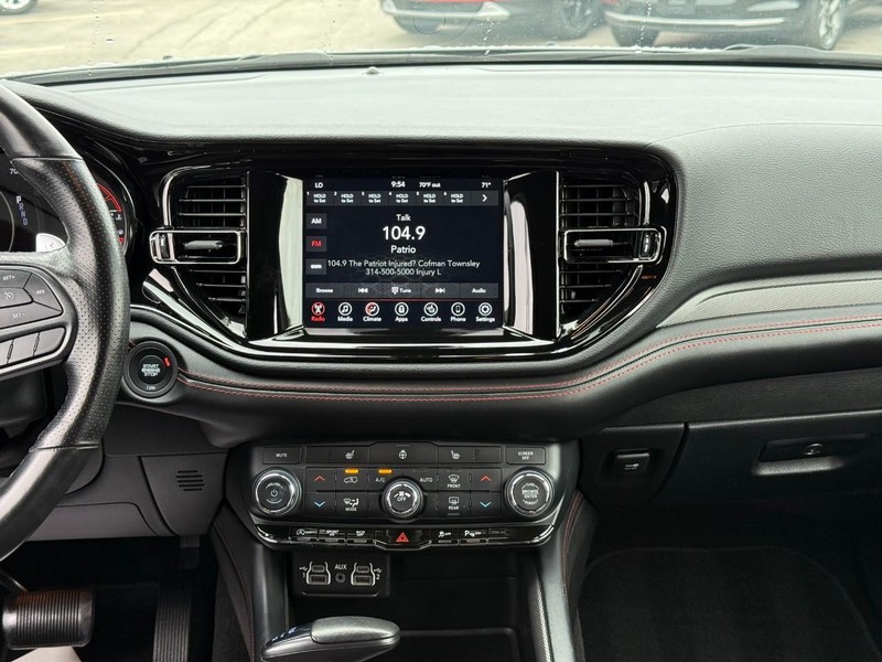 Dodge Durango Vehicle Full-screen Gallery Image 19