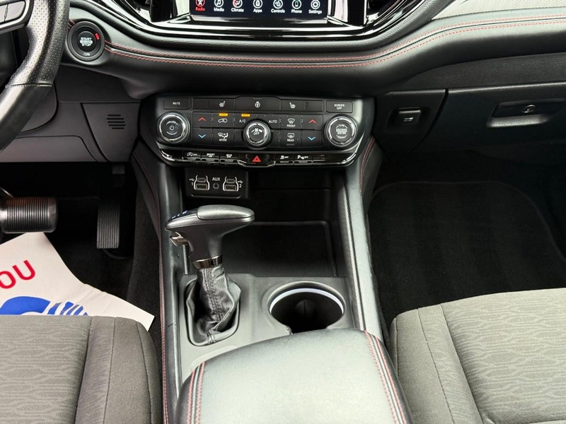 Dodge Durango Vehicle Full-screen Gallery Image 20