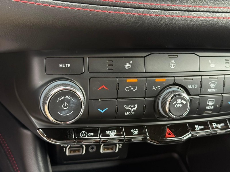 Dodge Durango Vehicle Full-screen Gallery Image 28