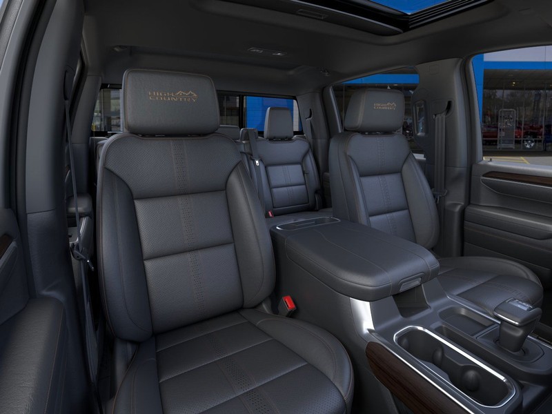 Chevrolet Silverado 1500 Vehicle Full-screen Gallery Image 16