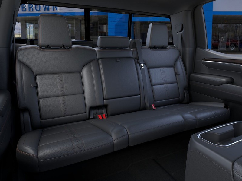 Chevrolet Silverado 1500 Vehicle Full-screen Gallery Image 17