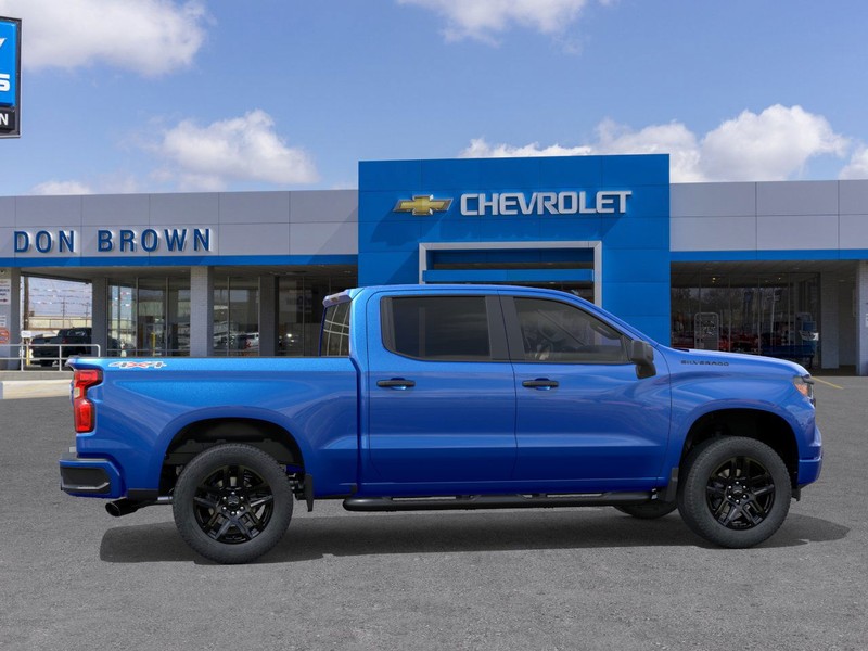 Chevrolet Silverado 1500 Vehicle Full-screen Gallery Image 5