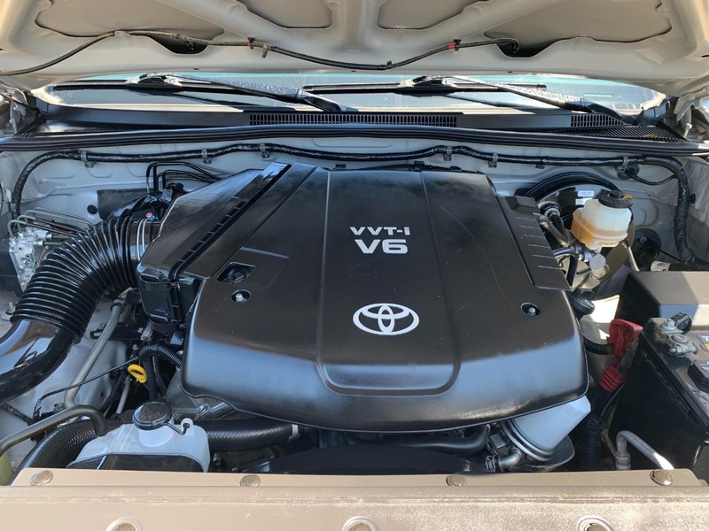 Toyota Tacoma Vehicle Image 13