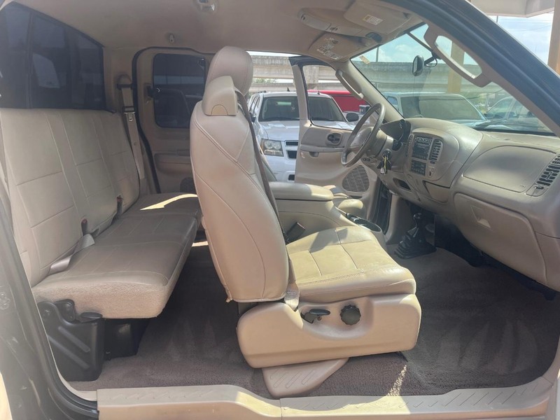 Ford F-150 Vehicle Image 09