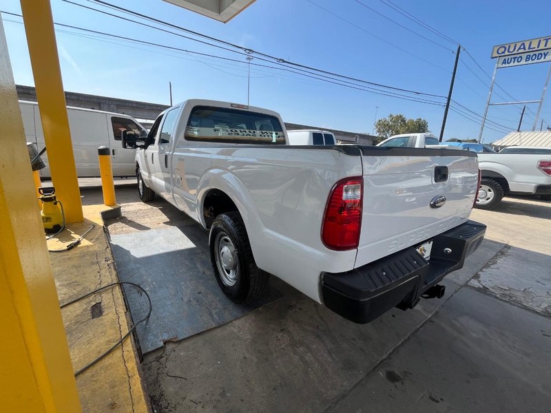 Ford Super Duty F-250 SRW Vehicle Image 04