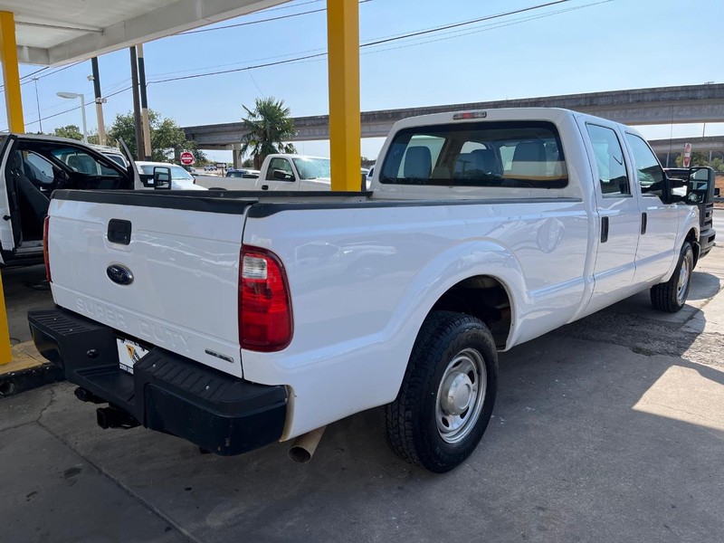 Ford Super Duty F-250 SRW Vehicle Image 06