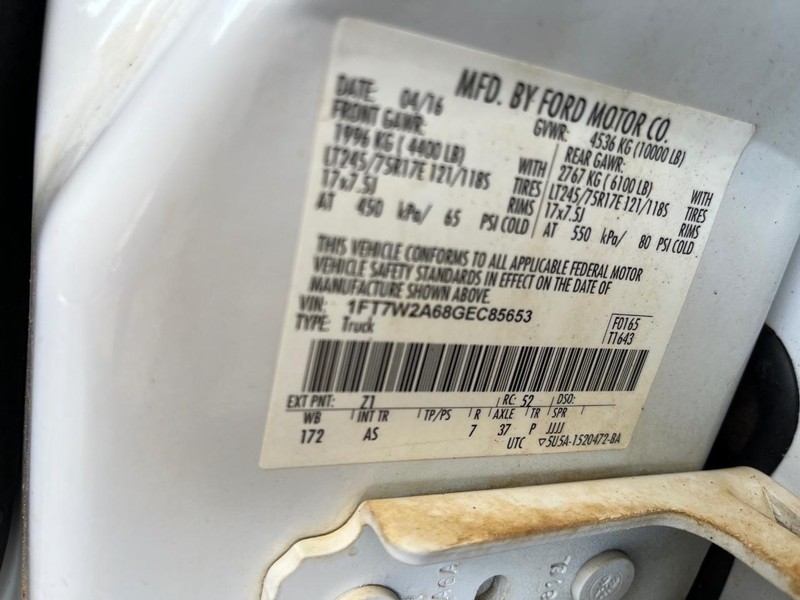 Ford Super Duty F-250 SRW Vehicle Image 14