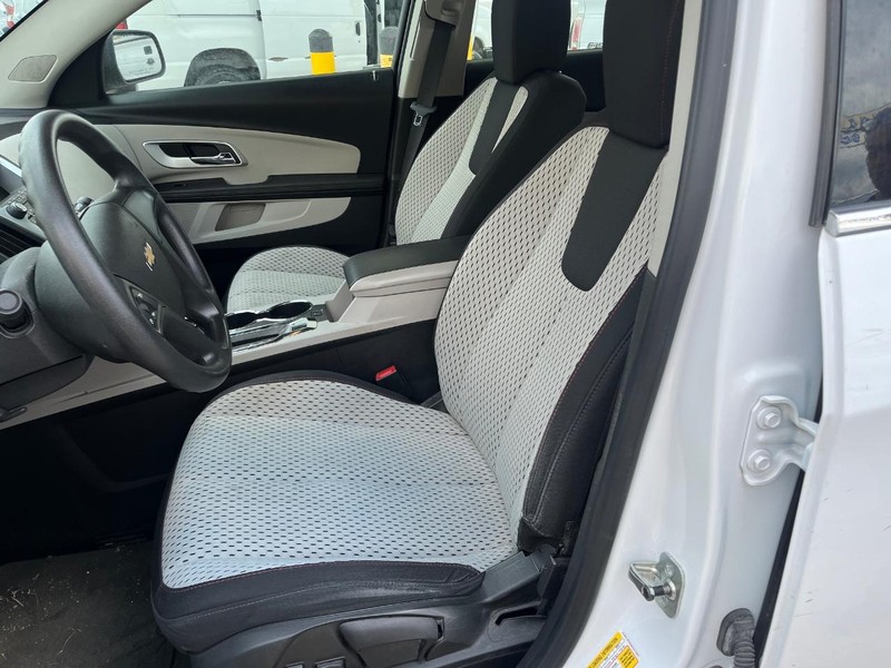 Chevrolet Equinox Vehicle Image 07