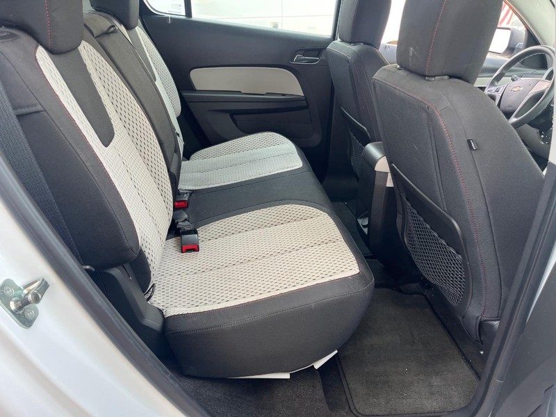 Chevrolet Equinox Vehicle Image 11