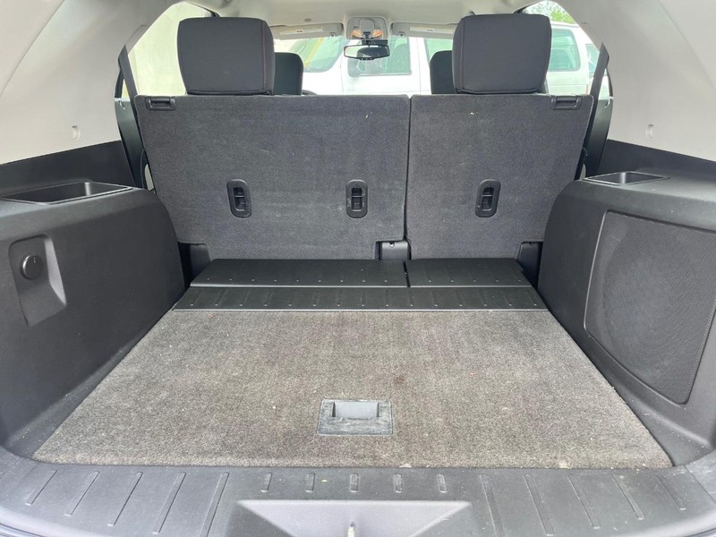 Chevrolet Equinox Vehicle Image 12