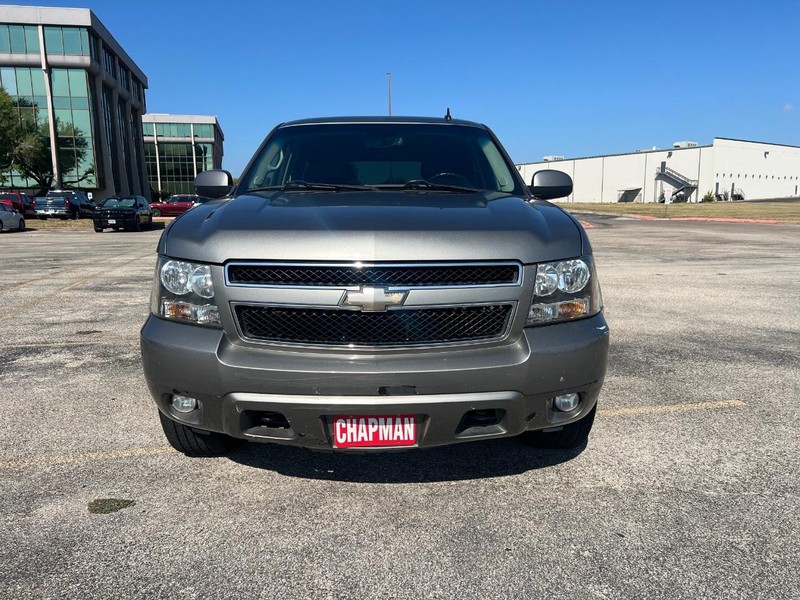 Chevrolet Tahoe Vehicle Full-screen Gallery Image 2