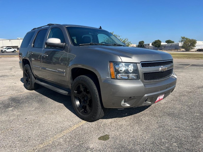 Chevrolet Tahoe Vehicle Full-screen Gallery Image 3