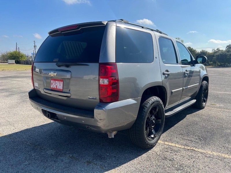 Chevrolet Tahoe Vehicle Full-screen Gallery Image 5