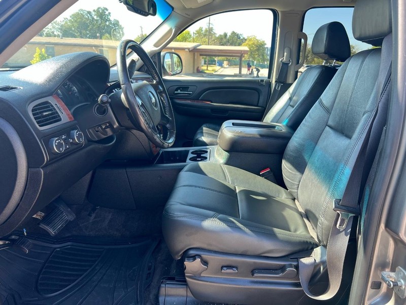 Chevrolet Tahoe Vehicle Full-screen Gallery Image 7