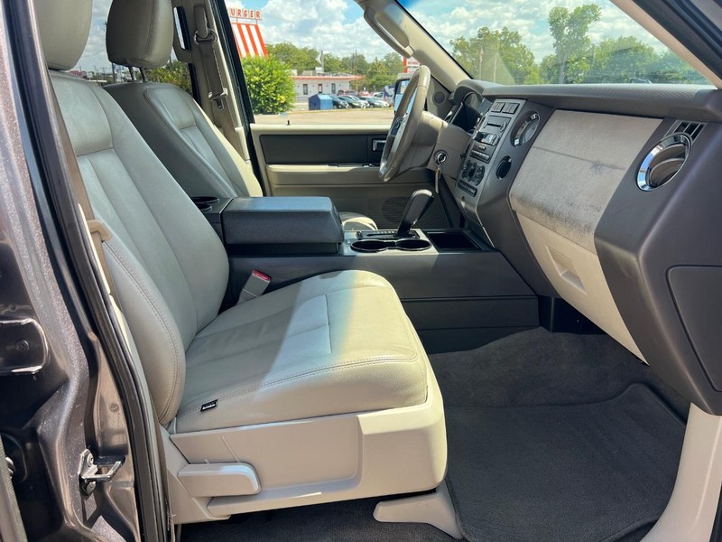 2012 Ford Expedition XLT - Photo 11