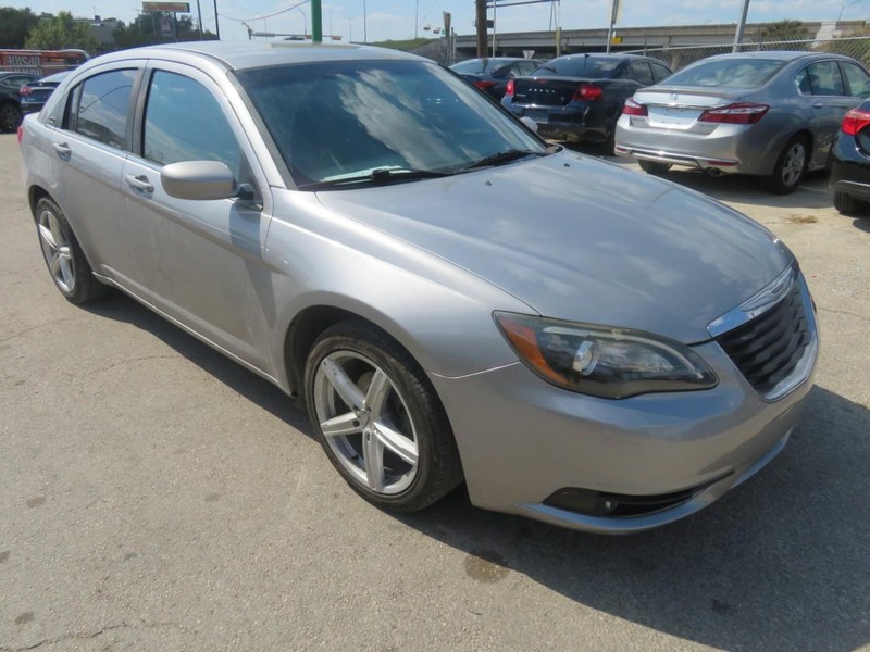 2014 Chrysler 200 Touring