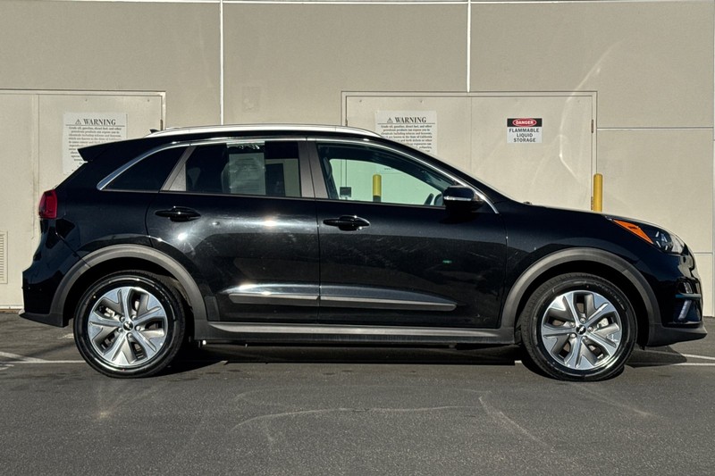 Kia Niro EV Vehicle Full-screen Gallery Image 02