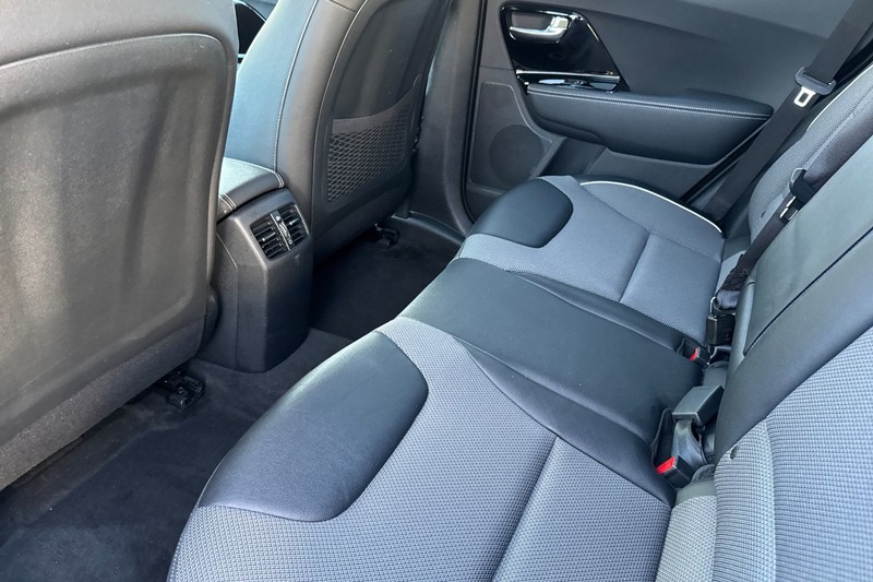 Kia Niro EV Vehicle Full-screen Gallery Image 15