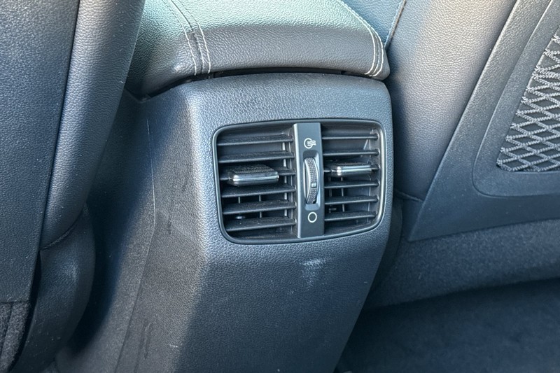 Kia Niro EV Vehicle Full-screen Gallery Image 16