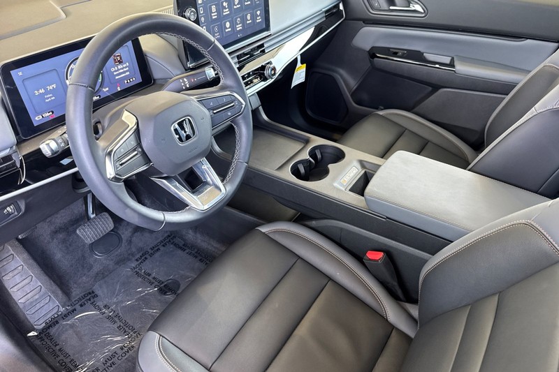 Honda Prologue Vehicle Full-screen Gallery Image 11