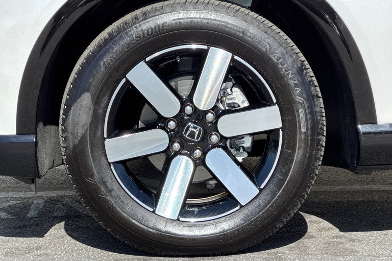 Honda Prologue Vehicle Full-screen Gallery Image 35