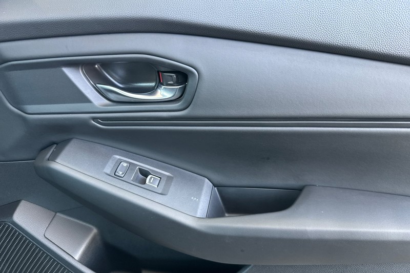 Honda Accord Sedan Vehicle Full-screen Gallery Image 21