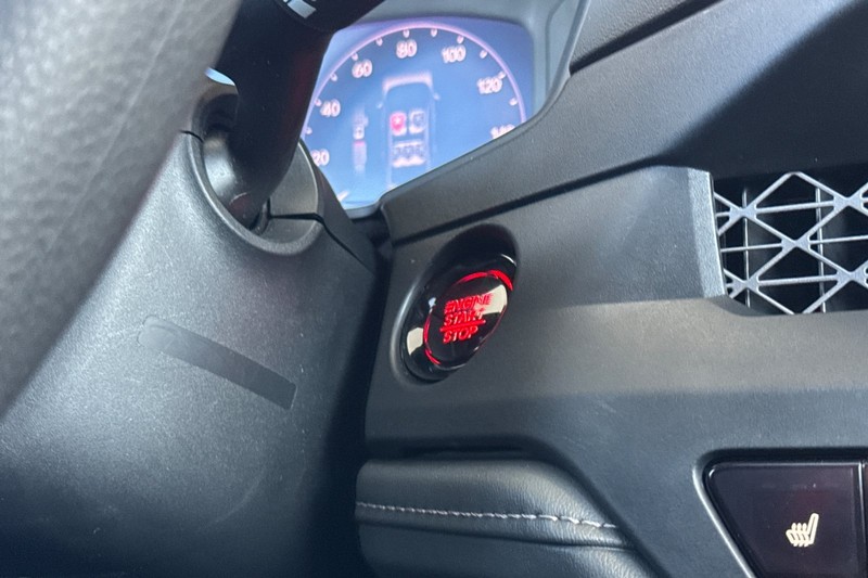 Honda Accord Sedan Vehicle Full-screen Gallery Image 26
