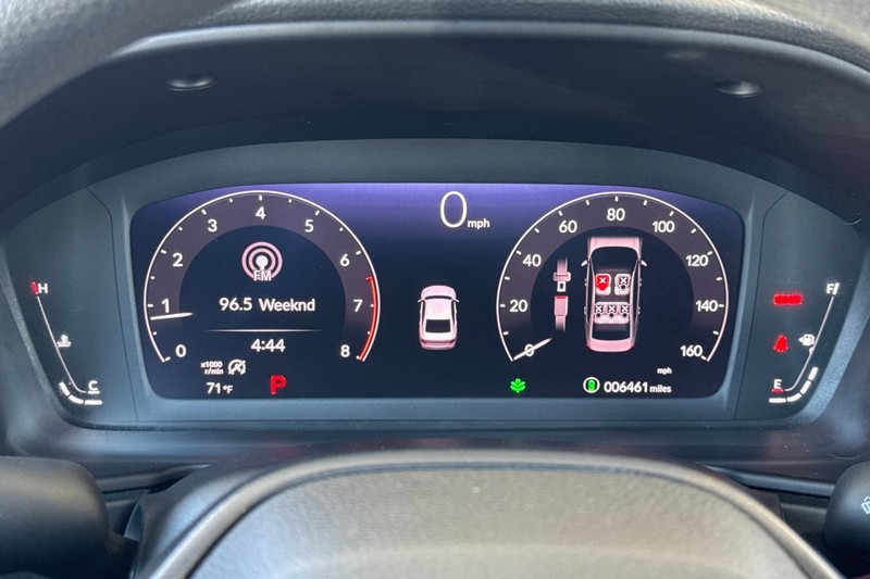 Honda Accord Sedan Vehicle Full-screen Gallery Image 30