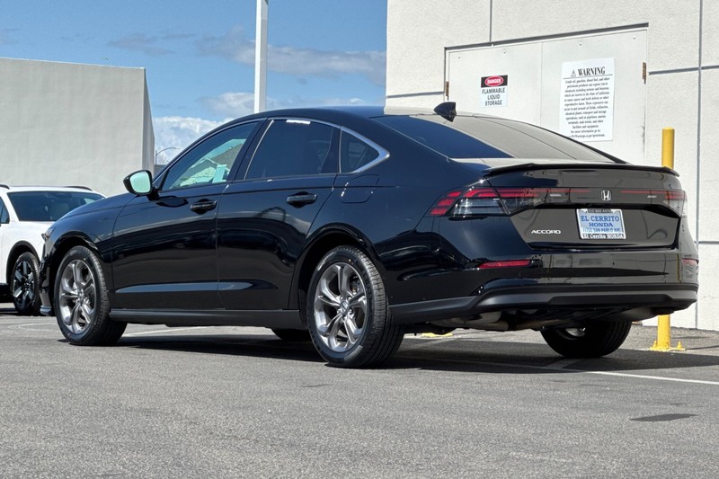 Honda Accord Sedan Vehicle Full-screen Gallery Image 07